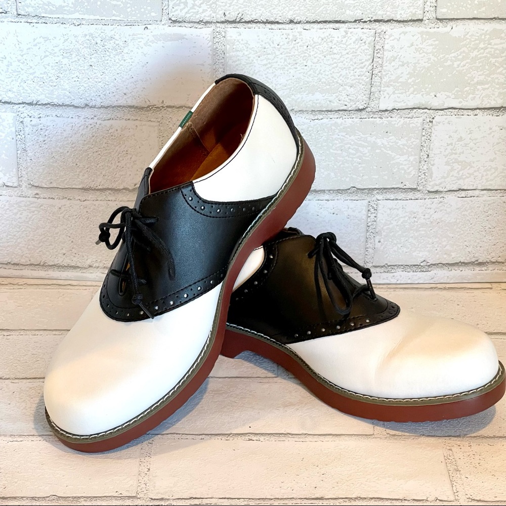 Classic Saddle Shoes School Issue Black and White Leather Women’s Size 10 M